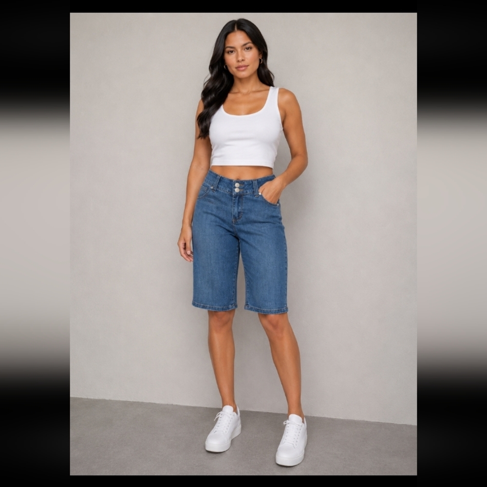 YOUNIQUE Bermuda Lightly Distressed Jean Shorts 6